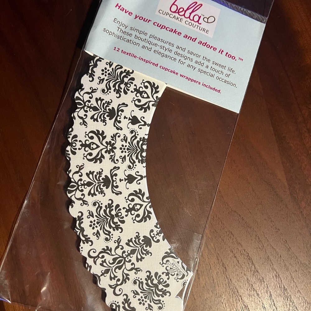 bella Cupcake Couture Cupcake Wrappers